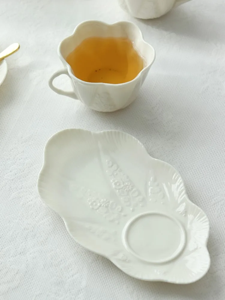 

Flower Shape Coffee Cup and Plate Tea Mug and Saucer Set 200ml Idyllic Style