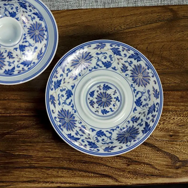 Цзиндэчжэнь синий и белый шелковый блокировочный ответвление Гайвань Ховер чаша