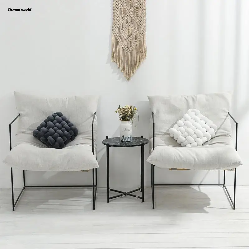 Мягкая плюшевая подушка с узлом однотонная квадратная ручной работы | Дом и сад