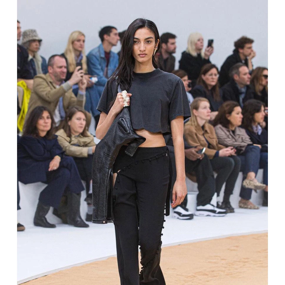 

Fashion Luxury Designer Women Summer 140612 Grey Patch Letter Embroidered Logo Short T-shirt Exposed Navel Short Sleeved Top