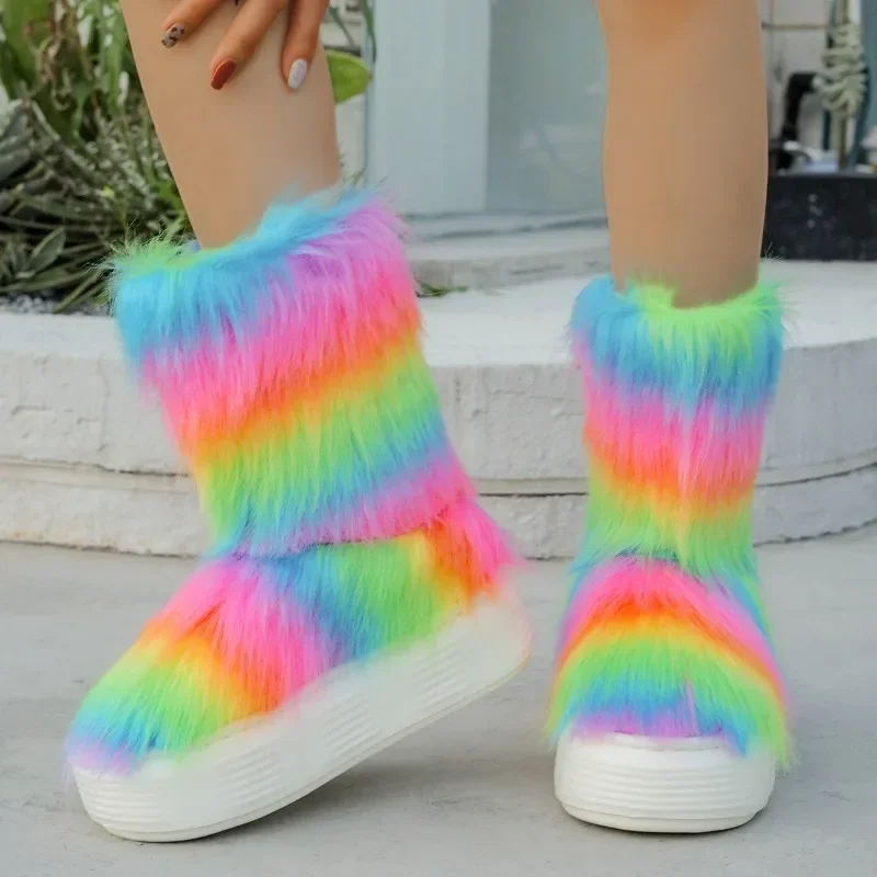 Женские зимние ботинки до щиколотки с радужным мехом на платформе