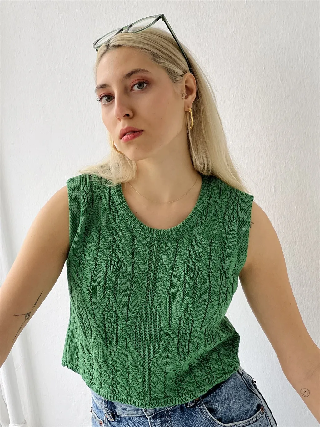

Retrobird Summer Sweater Women Green Color Cotton and Acrylic Blended Yarn Standard Mold Female Sweater