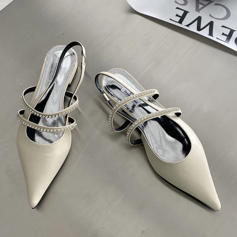 

Роскошные женские блестящие сандалии с острым носком на низком каблуке, женские повседневные уличные сандалии 2022 Стразы, летняя обувь для ж...