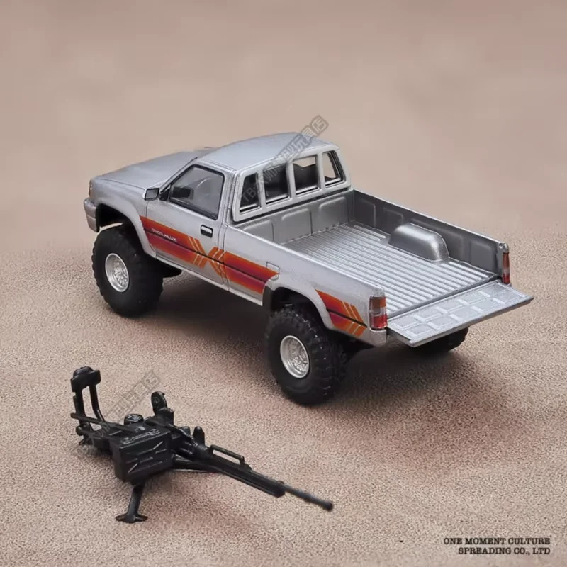 Фото MASSDI масштаб 1:64 HILUX LN107 RN80 пикап внедорожник модель автомобиля из сплава статическое украшение коллекционные подарочные игрушки №3