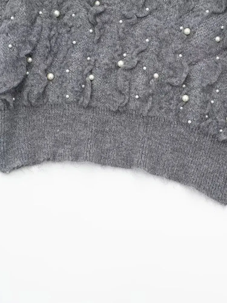 Женский вязаный свитер с искусственным жемчугом длинным рукавом