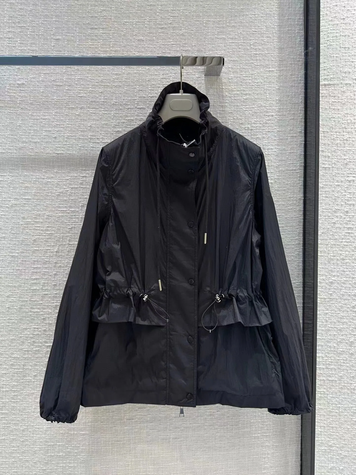 

Женский костюм с воротником-стойкой, воздухопроницаемая ветровка с поясом на резинке, лето 2023