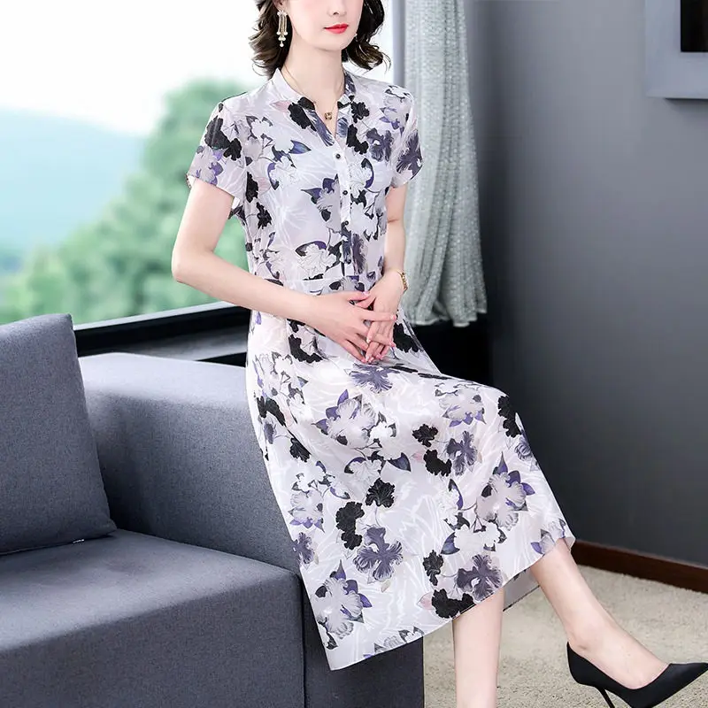 

Женское платье с V-образным вырезом и цветочным принтом, большие размеры