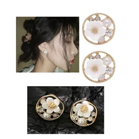 french elegant retro versatile pearl rhinestone inlaid small white flower stud earrings for women