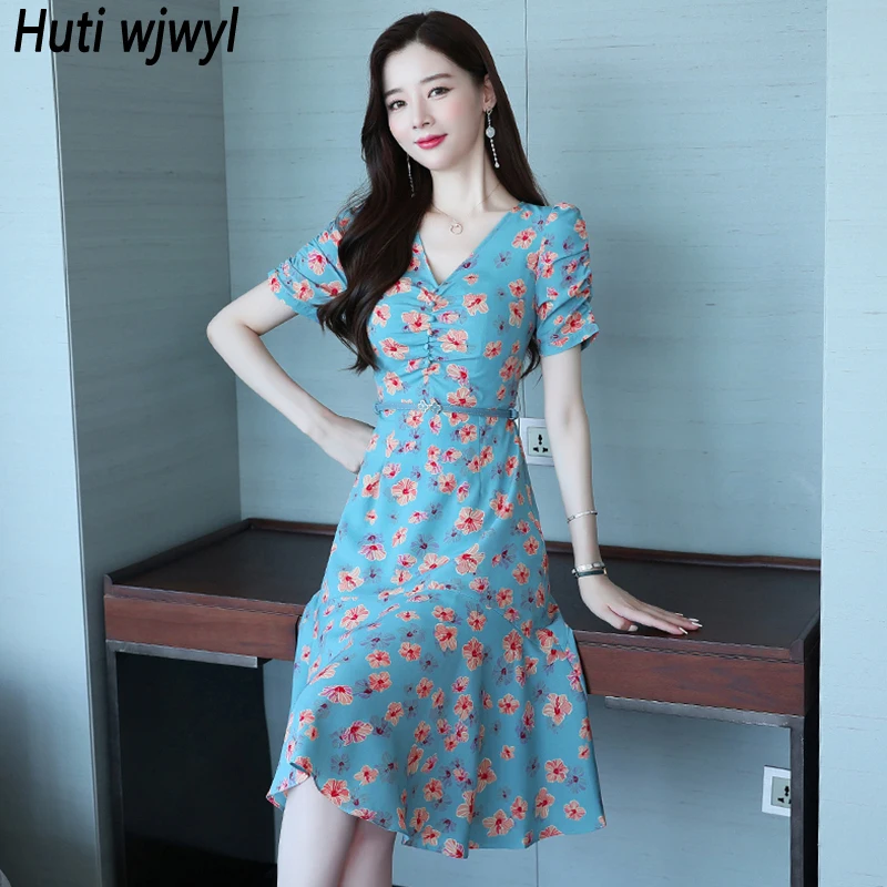 Женское шифоновое платье с V-образным вырезом голубое повседневное облегающее