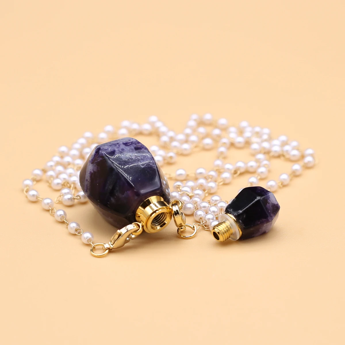 

Natural Stone Perfume Bottle Pendant Necklace Fluorite Bottle Long Freshwater Pearl Bead Chain for Party Birthday Gift 16x33mm