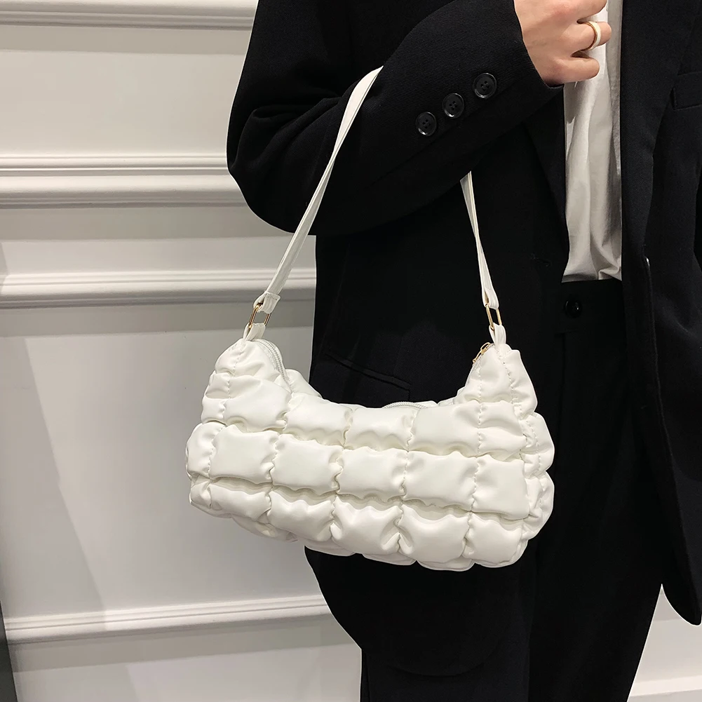 

Женская сумка из искусственной кожи в форме полумесяца, Женская винтажная Повседневная маленькая сумка-мессенджер для женщин, однотонная п...