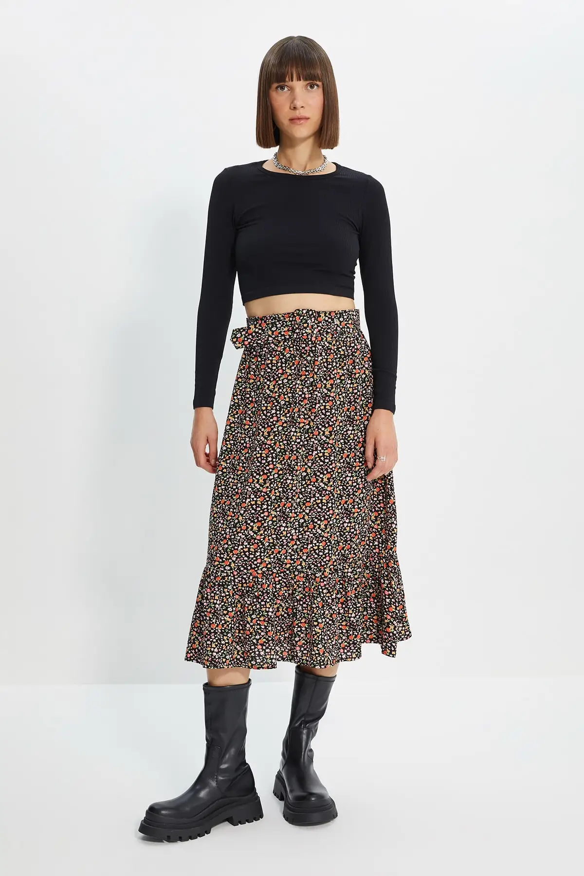 

Trendyol Arched Hem TWOAW22ET0220