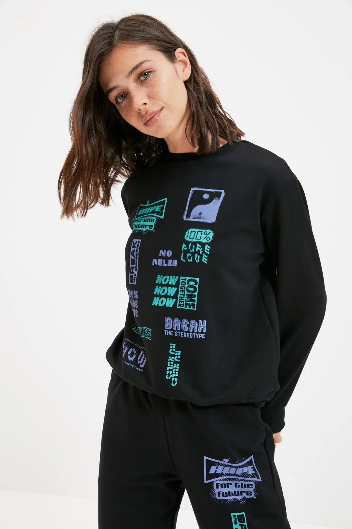 

Trendyol Printed Basic Knitted Sweatshirt TWOAW22SW1100