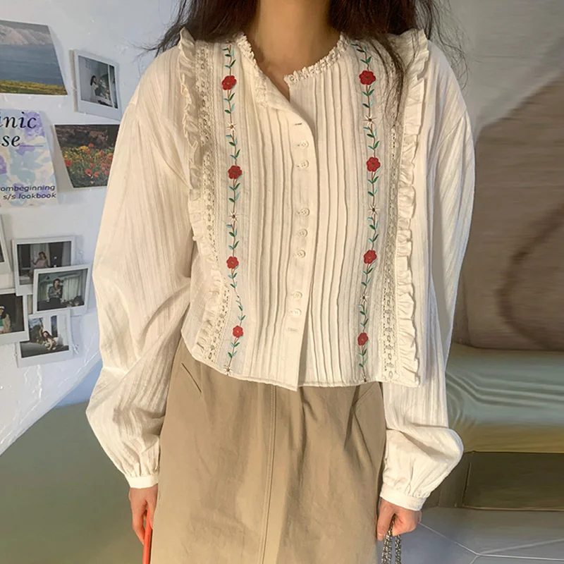 

Korean Chic Sweet Round Neck O-Neck Flowers Embroidery Pleated Patchwork Shirt Puff Sleeve Blouse 2023 Spring Femme Blusas M698