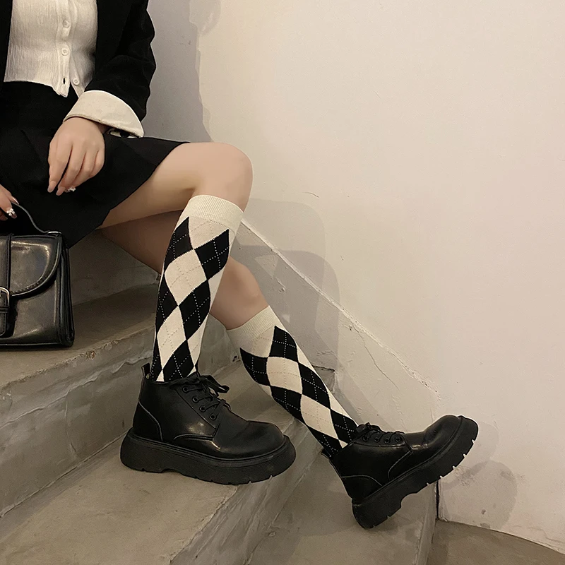 

Классические ретро повседневные женские ботильоны Doc Martens на плоской подошве с дышащей подкладкой женские ботинки на шнуровке с перекрестн...