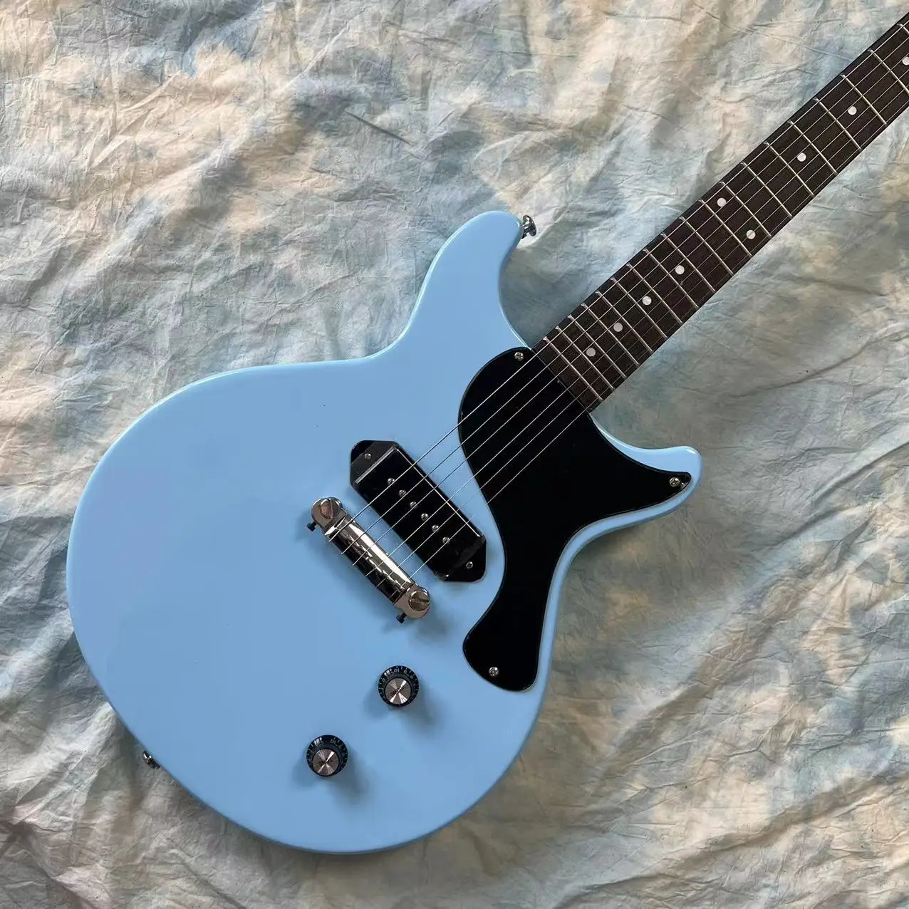 

1958 Junior Double Cut Reissue Electric Guitar Sky Blue Color Wrap Around Tailpiece Mahogany Body Rosewood Fingerboard Free Ship