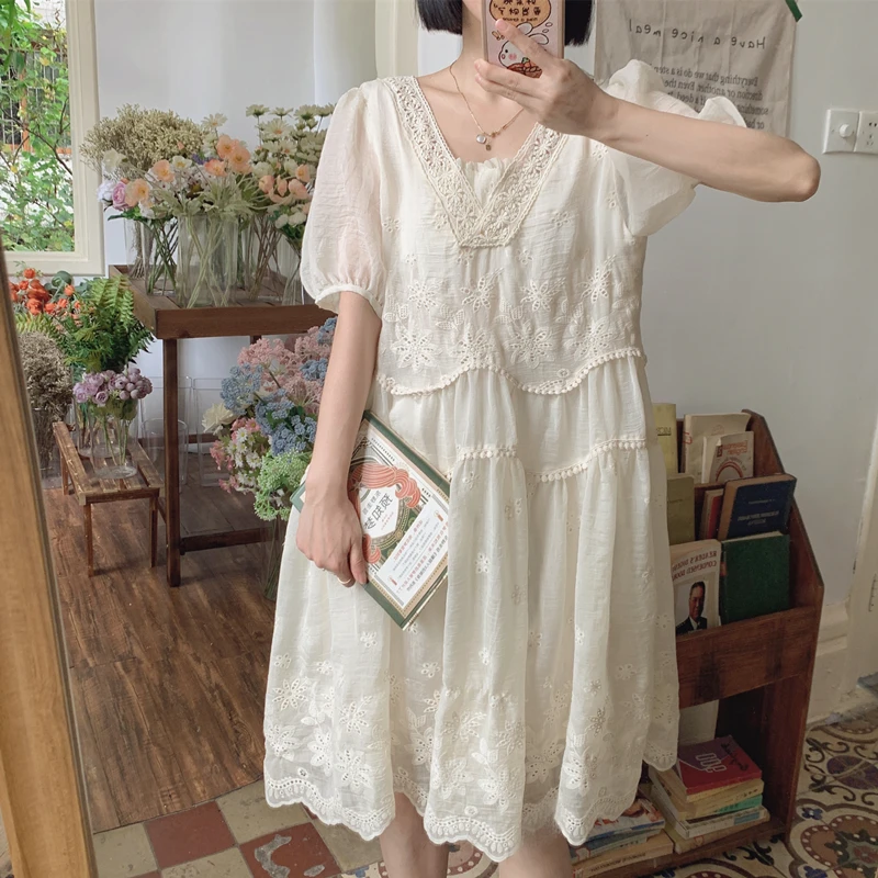 

Женское винтажное платье с вышивкой, свободное летнее платье с вышивкой и V-образным вырезом, с коротким рукавом