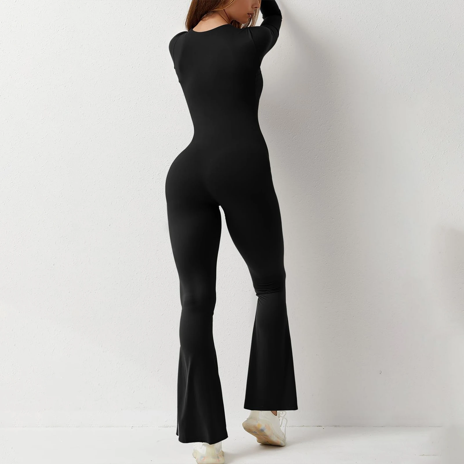 Комбинезон женский базовый с длинным рукавом квадратным вырезом и