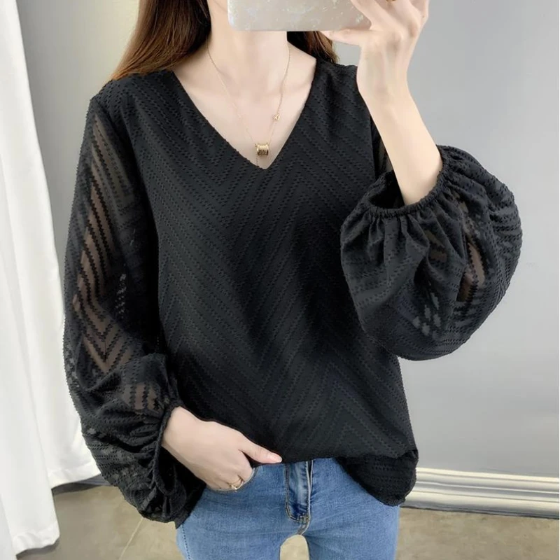 

2023 Spring New Elegant V-neck Solid Color Flare Sleeve Top Women's Casual Pullover Office Women's Shirt Blouses