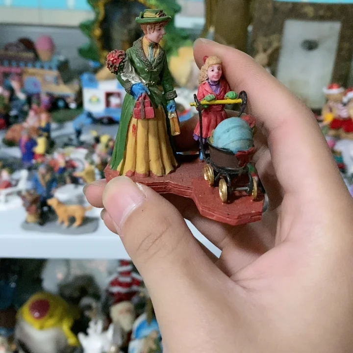 

resin figure mental psychological sand table game box court therapy woman girl with baby strolller