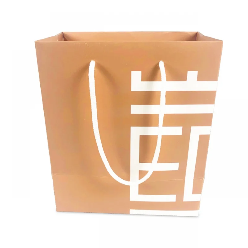 Бумажный пакет для упаковки одежды