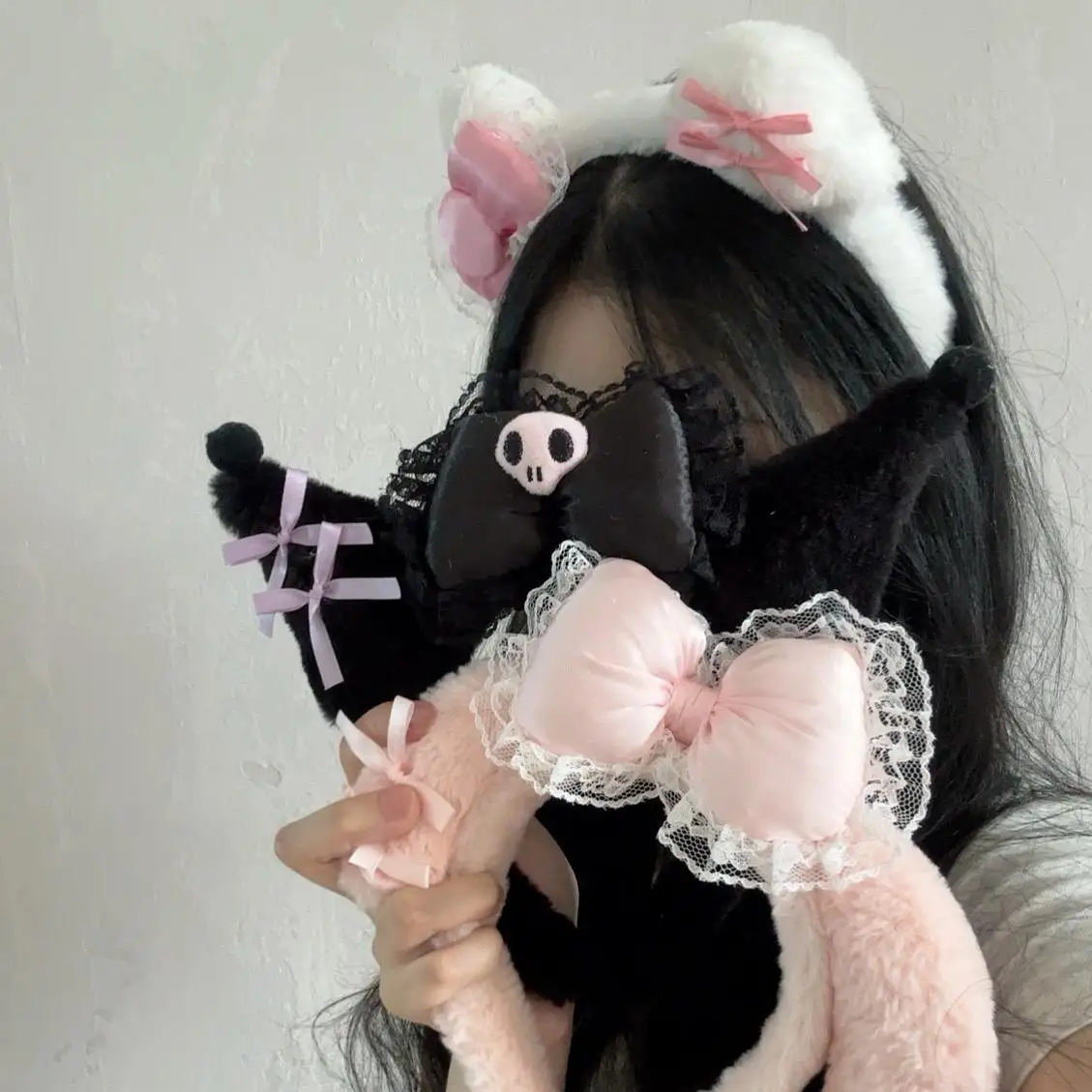 Фото Повязка на голову с розовым бантом My Melody и черной плюшевой заколкой Kuromi для костюма на Хэллоуин, аксессуар для волос Kawaii, обруч для волос для косплея №5