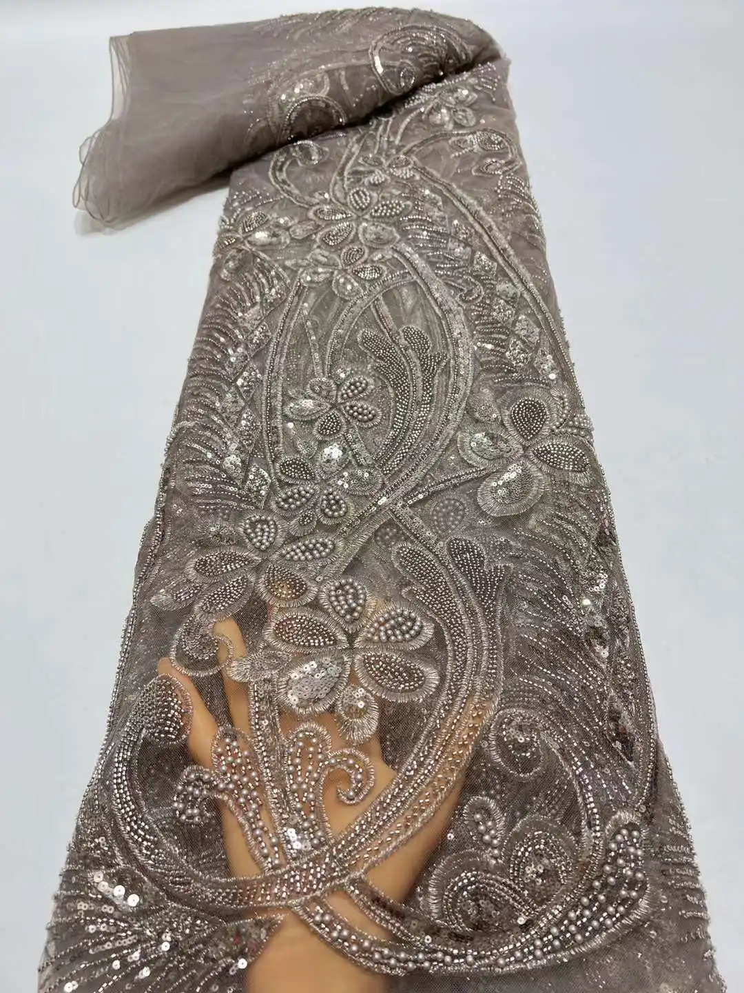 

2023 Latest African Sequins Beads Lace Fabric Embroidery French Mesh Sequins Lace Fabric Nigerian Tulle Lace Wedding
