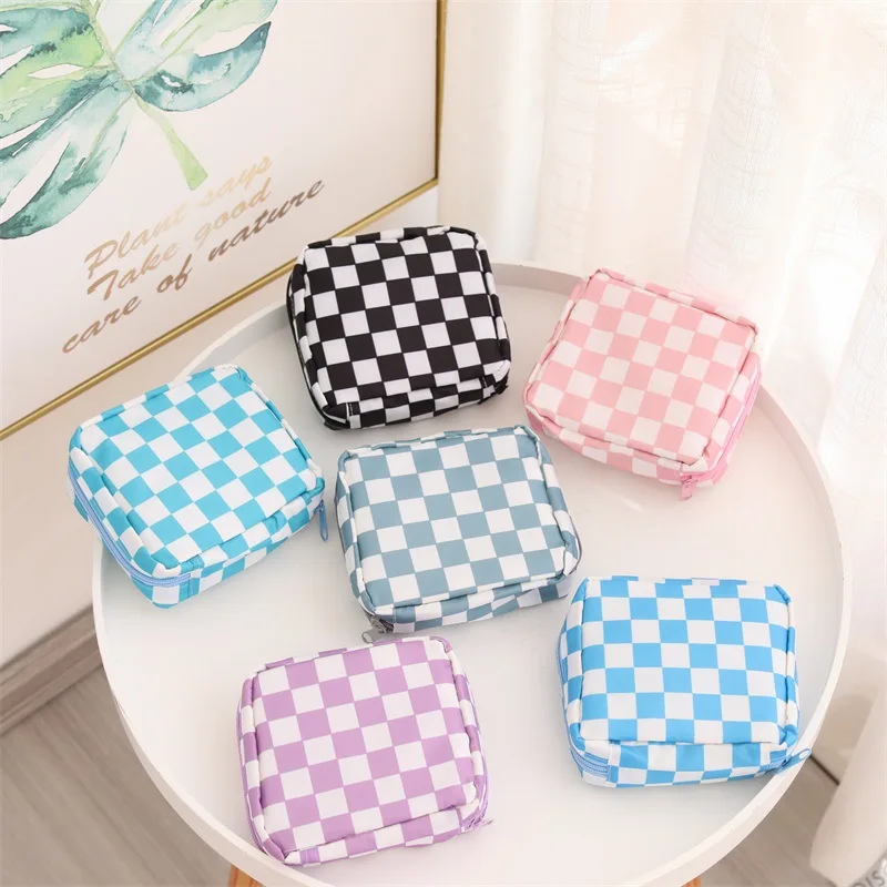 

Checkerboard Sanitary Pad Pouch Women Tampon Napkin Storage Bag Girls Tampon Holder Organizer Ladies Makeup Bag Cosmetic Bags