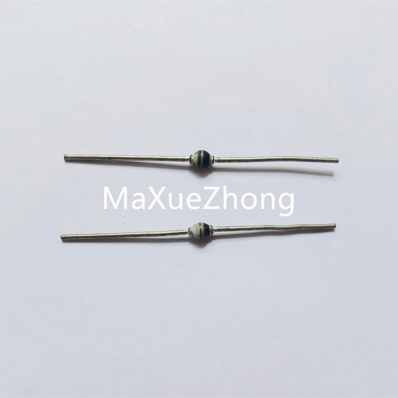 

Оригинальный новый 100% U05C шариковый диод SOD-64 керамика 200 A в (индуктор)