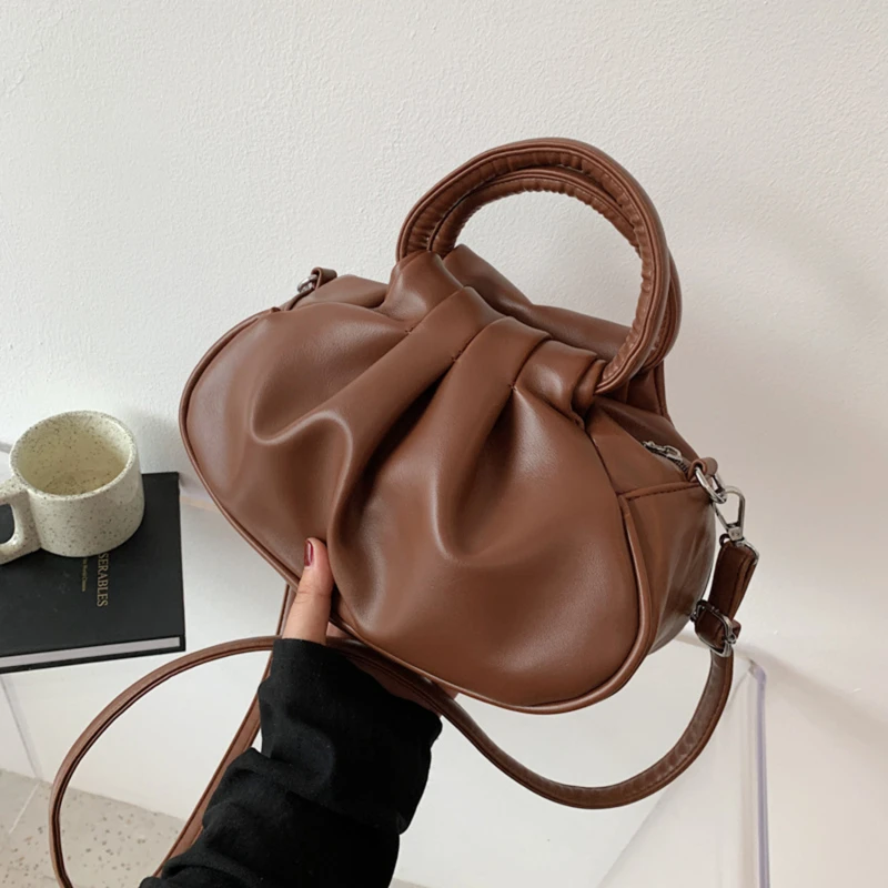 

Сумка для женщин, новинка 2022, плиссированная простая дизайнерская трендовая маленькая сумка, сумки-мессенджеры, женская сумка-тоут, Женская...