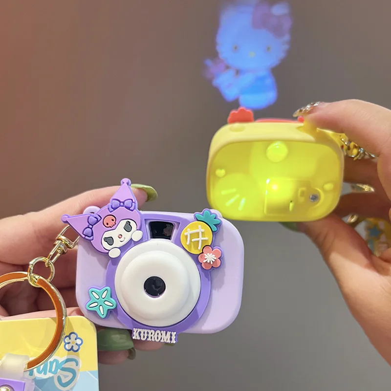 

Sanrios Kawaii Проекция брелок с камерой Cinnamoroll Hello Kittys My Melody Kuromi Милая мультяшная сумка Подвеска Брелок Украшение