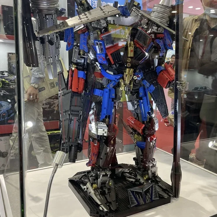 Конструктор робот V5006 из пластика 8862 деталей