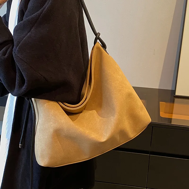 

Premium sense of frosted bag ladies 2023 new fashion retro texture shoulder bag large capacity commuting bucket bag