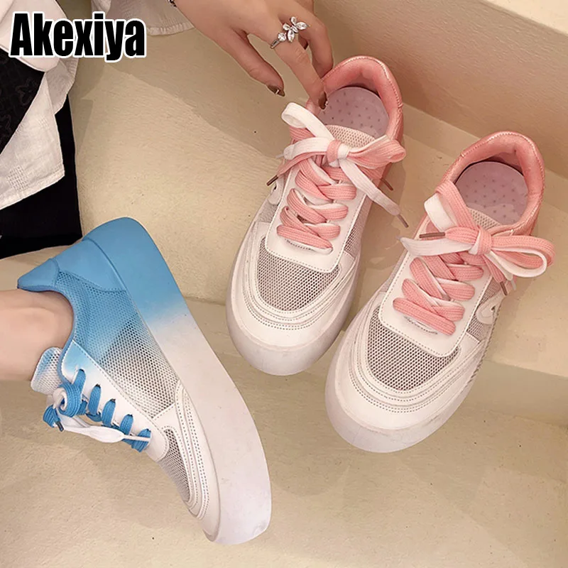 

Женские кроссовки на платформе, сезон весна-лето 2022, спортивные холщовые кроссовки для бега, сетчатая дышащая женская обувь на шнуровке bc4440