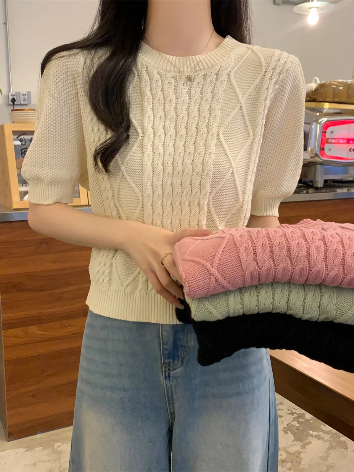 Женский трикотажный топ с коротким рукавом и круглым вырезом