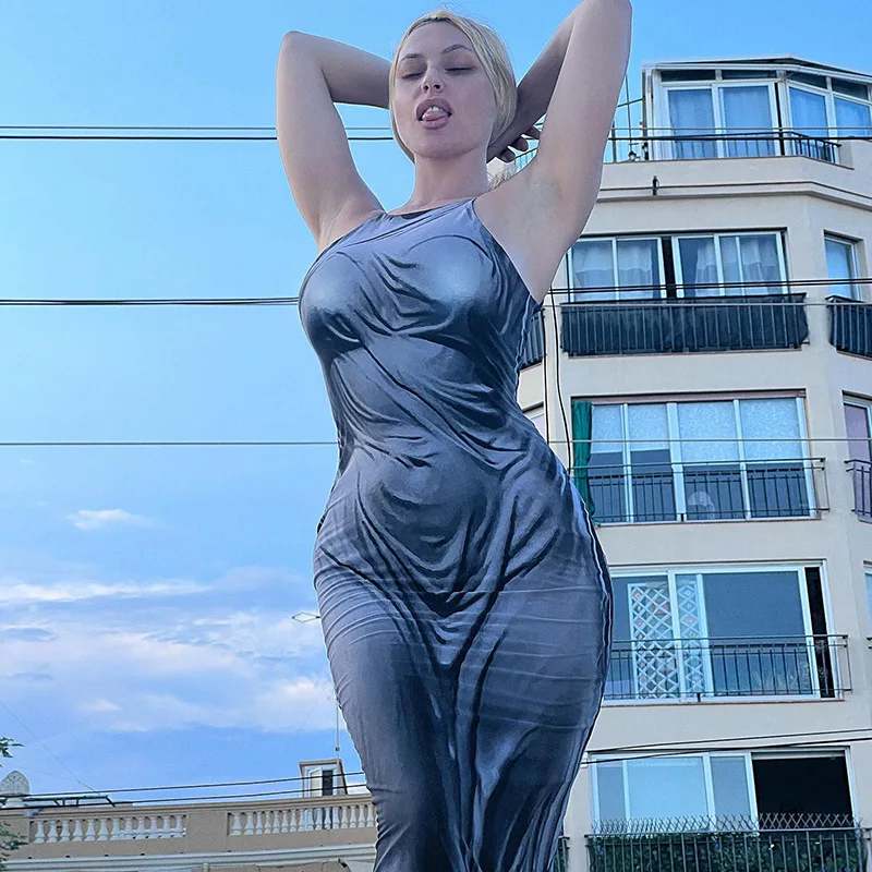 

Европейский и американский сексуальный стиль Внешняя торговля новый модный принт Интимная искусственная кожа готовое длинное платье с лямкой на шее wom