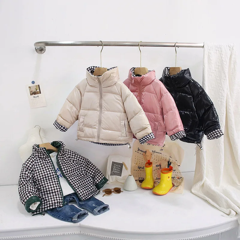 

Children wash down jacket outside the private wear a smart child baby warm feather coat shiny down jacket