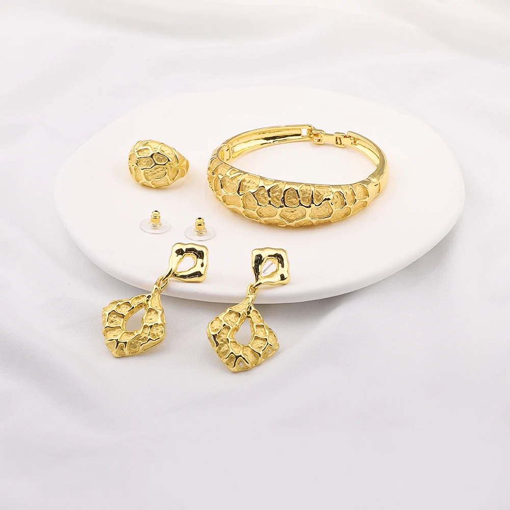 Набор бижутерии для женщин