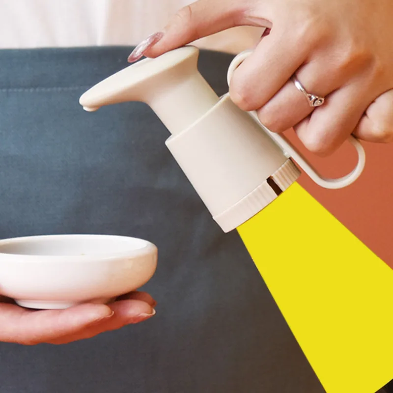 

Многофункциональный кухонный экструдер для устричного соуса, пресс для бутылки, пресс для приготовления устричного соуса, пресс для кетчуп...