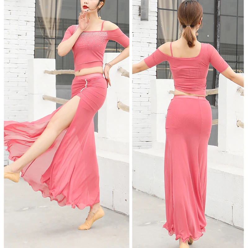 Костюм для танца живота с длинной юбкой и топом