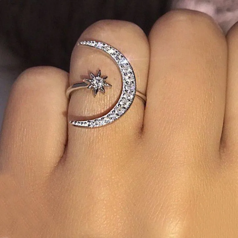 Кольцо женское серебряное с цирконом регулируемое ювелирное изделие декором