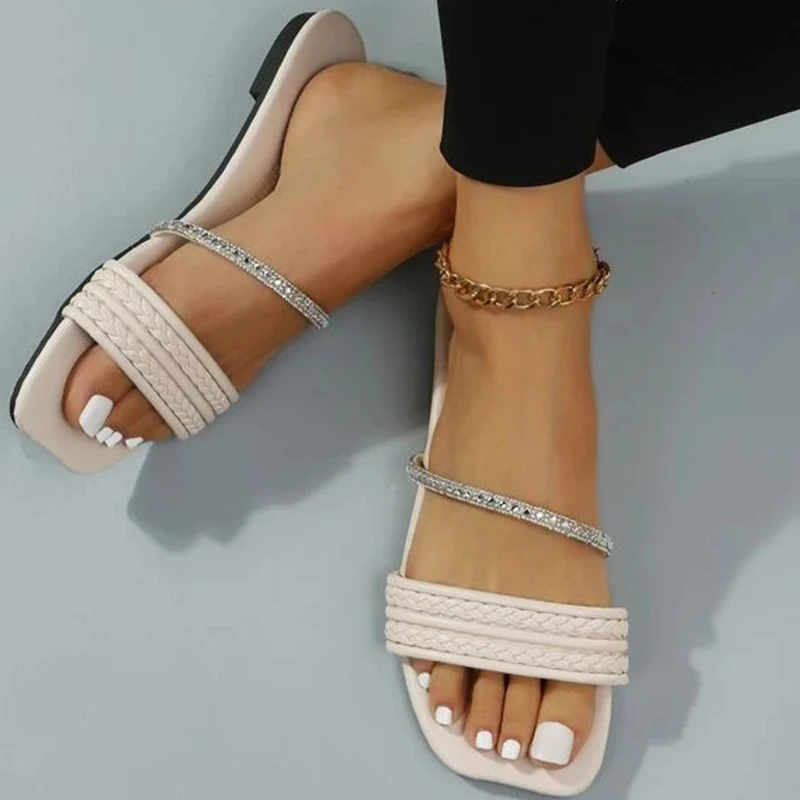 Fashion Rhinestone Weave Design Women Slides Flat Bottom Non-slip Outdoor Beach Woman Sandals 2023 New Sexy Slippers Woman Shoes