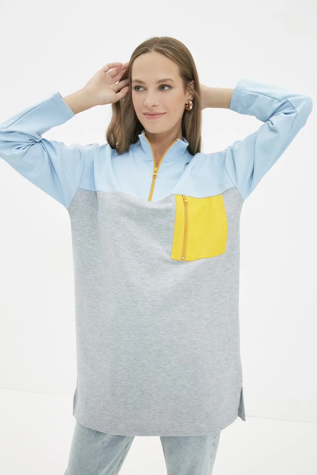 

Trendyol Colar Zipper Color Block Knitted Sweatshirt TCTAW22TW0223