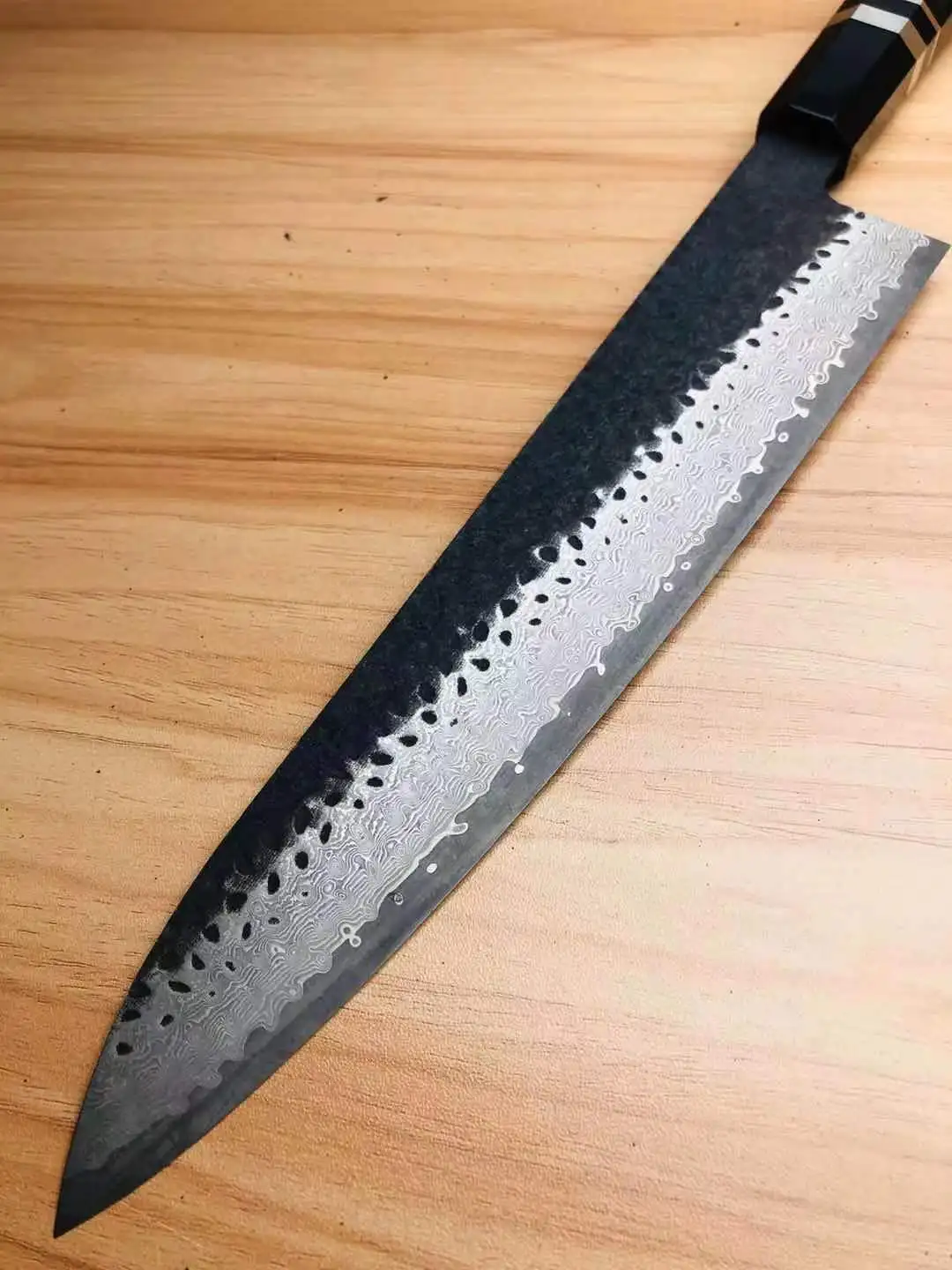 Нож шеф-повара лезвие из дамасской стали ручка черного дерева и смолы тесак