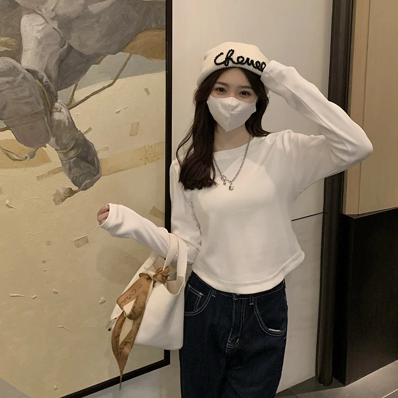 

A Round neck long-sleeved t-shirt bottoming shirt women's autumn and winter new casual slim slimming tops loose white