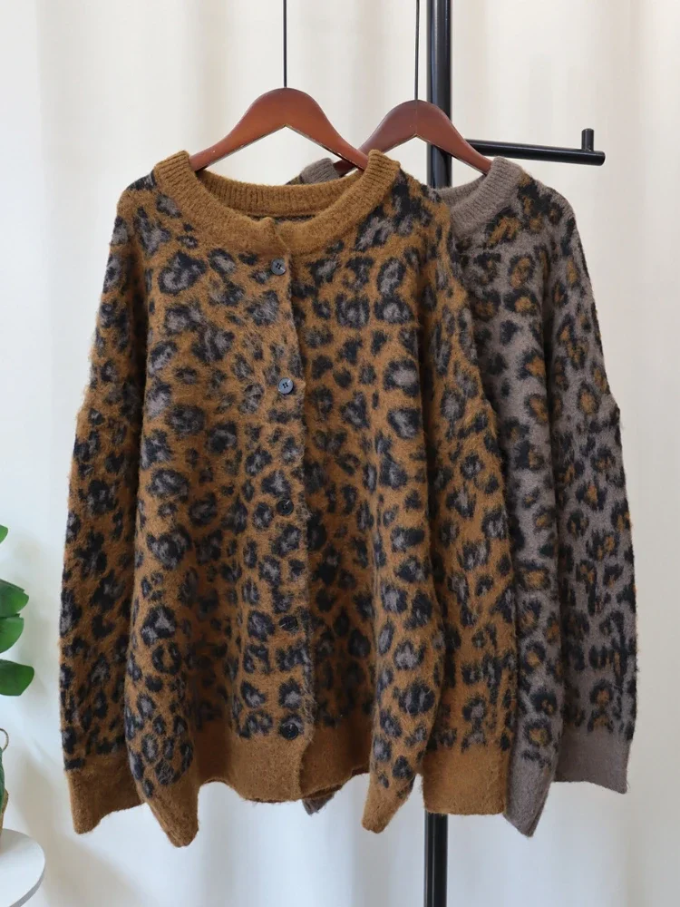 Женский трикотажный кардиган средней длины элегантный мягкий вязаный с