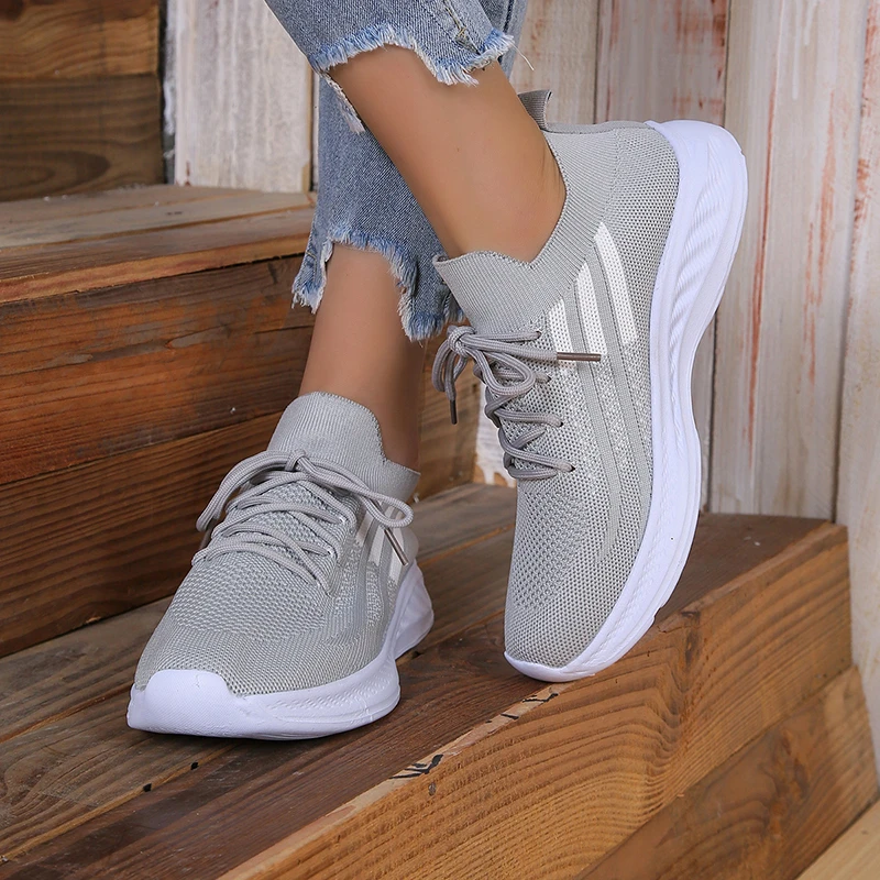 

New Women Casual Shoes Fashion Fly Woven Mesh Breathable Sneakers Solid Color Lightweight Comfortable Loafers Sapatilhas Mulher