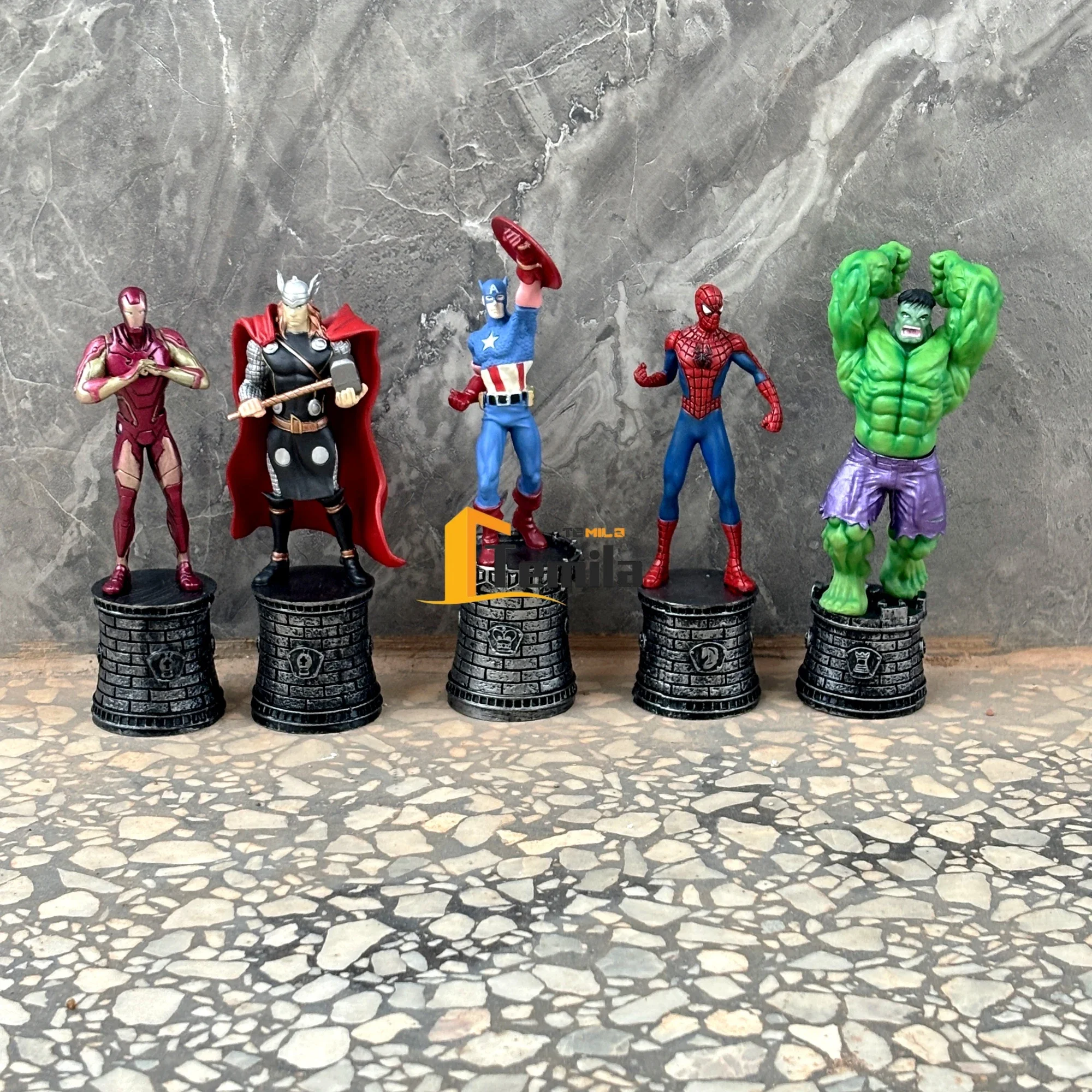 Фото Набор из 5 фигурок супергероев Marvel: Железный человек, Капитан Америка, Халк, Тор, Человек-паук. Игровые фигурки, украшение для дома, декор для стола, игрушка. №1