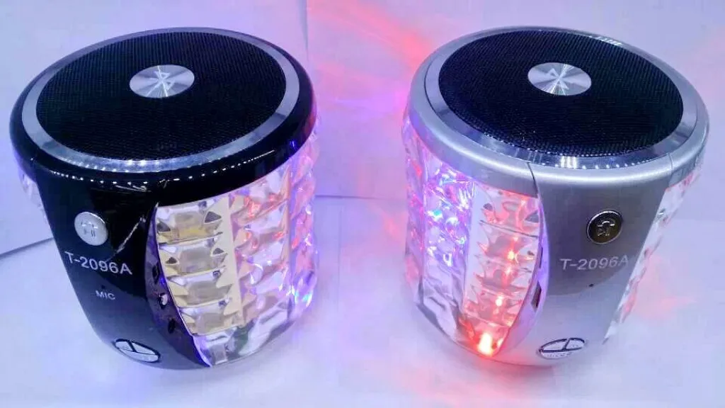 

Bluetooth Speaker Led Flashing Lamp Bluetooth Speaker Car Mini Hands-Free Call Subwoofer
