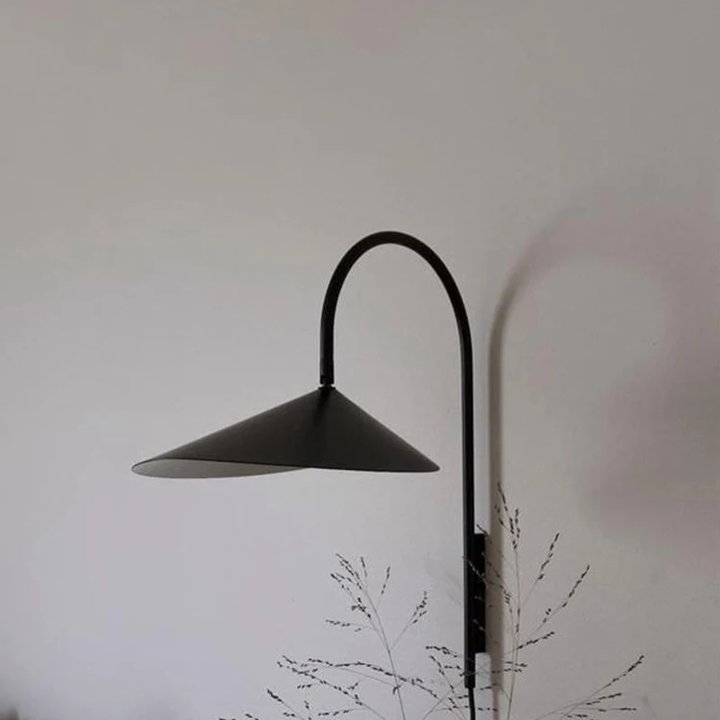 

Немецкая настенная лампа Ferm Living Arum, прикроватная лампа, абажур в форме листа, минималистичный дизайнерский светильник в скандинавском стиле